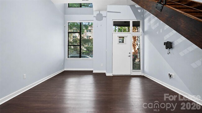 Building Photo - 2125 Southend Dr