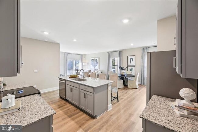 Building Photo - 112 Charing Cross Dr