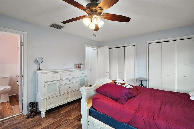 Building Photo - BEAUTIFUL 4BED 2BATH HOME WITH DETACHED OF...