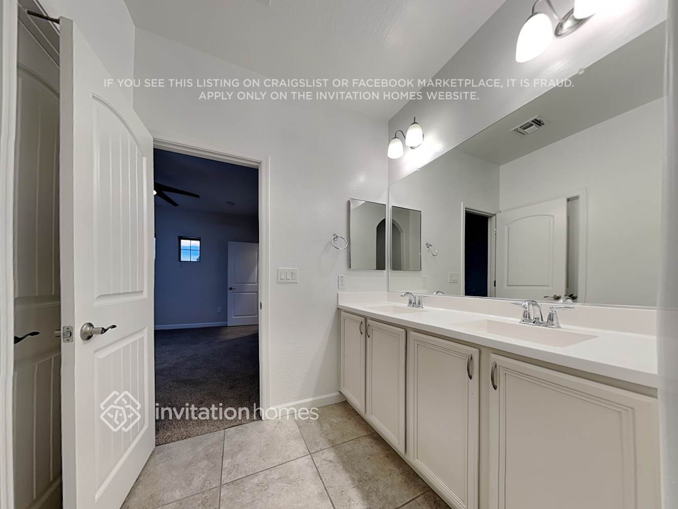 Building Photo - 1367 S Country Club Dr