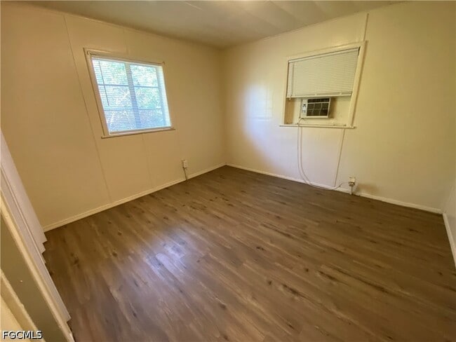 Building Photo - 7656 Hart Dr