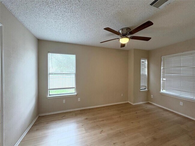 Building Photo - 3014 Cottonweed Trail