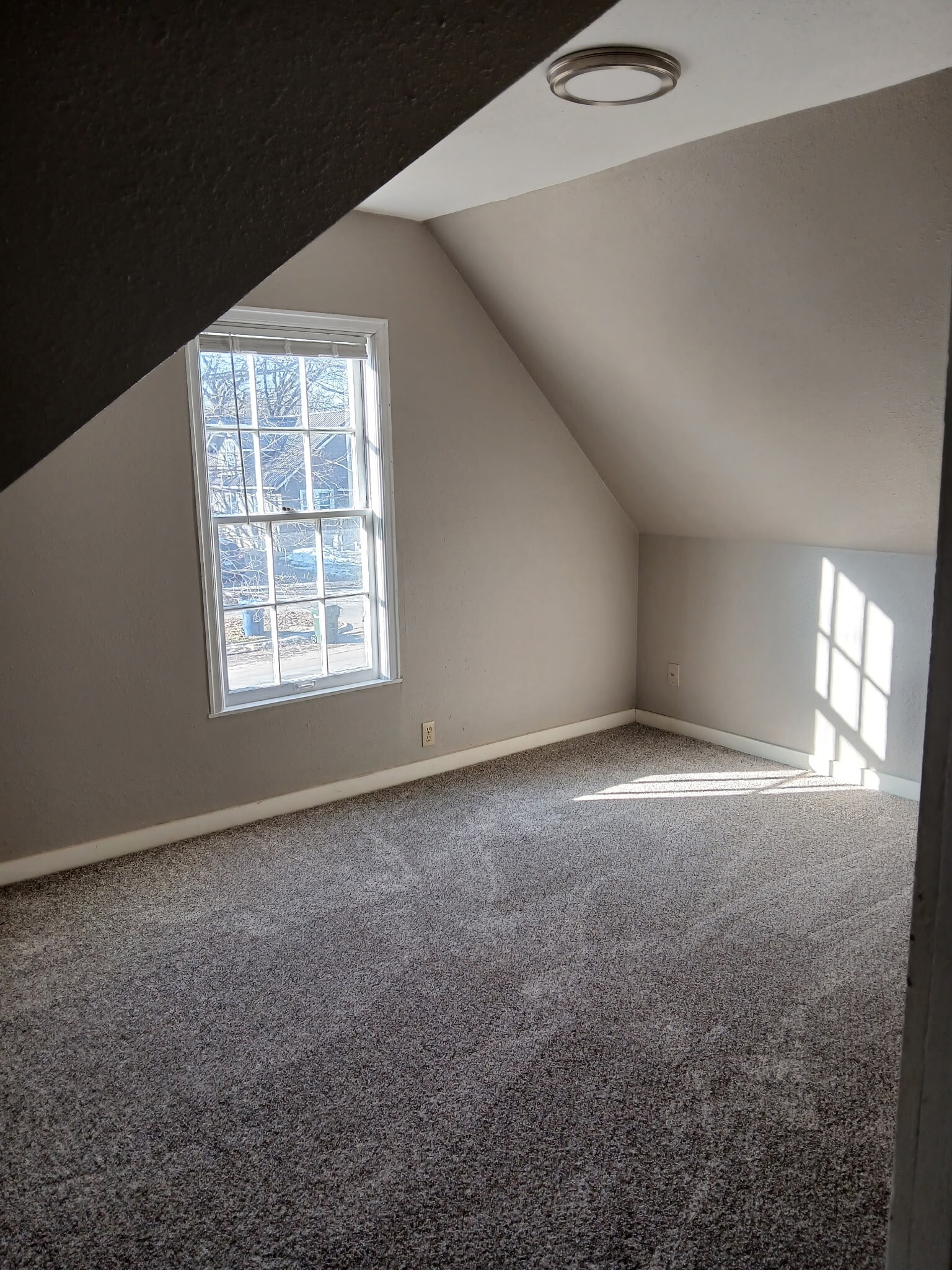 Building Photo - 612 W Laurel St