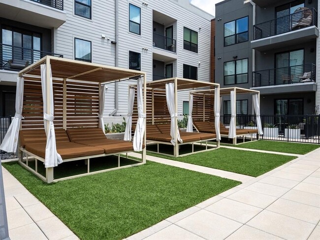 Building Photo - 1701 Simond Ave Ave