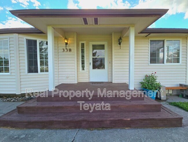 Building Photo - 338 W King Tut Rd