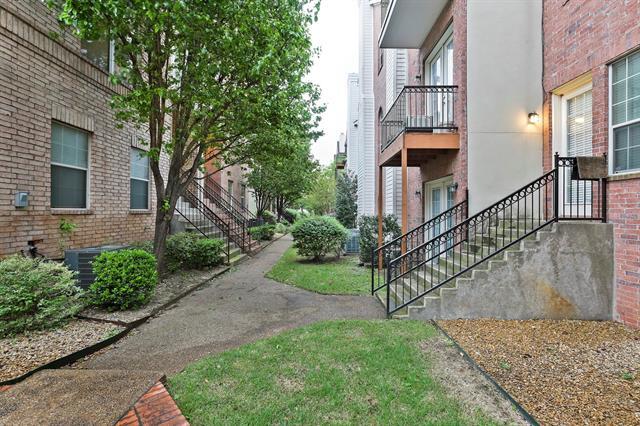 Building Photo - 5812 La Vista Dr