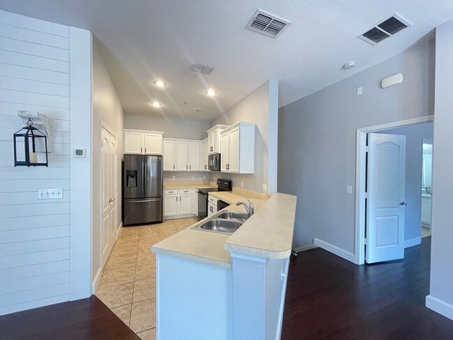Building Photo - 10826 Eclipse Lily Way
