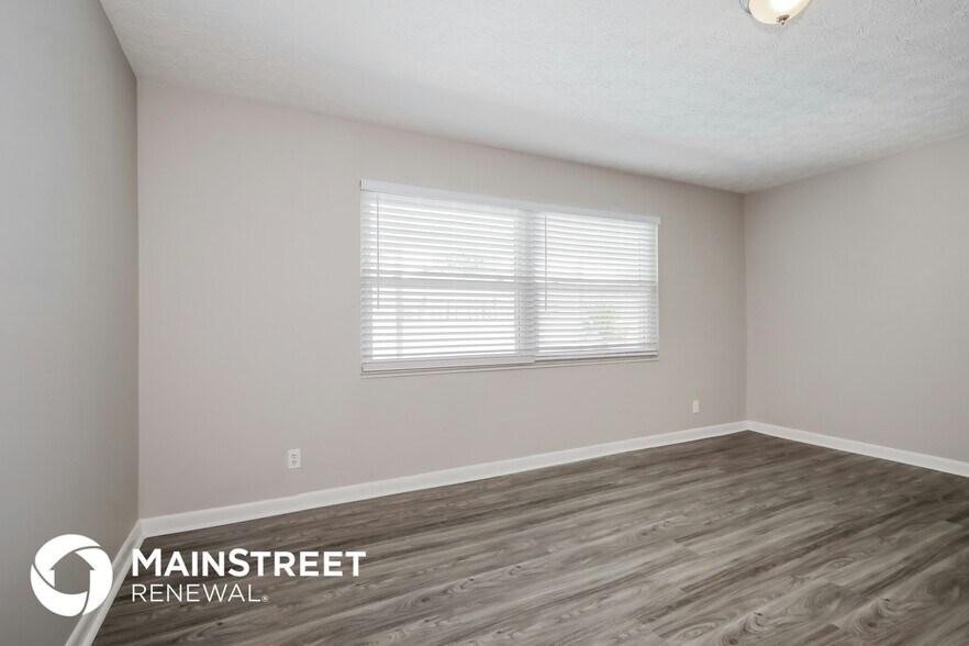 Building Photo - 1055 Grove Park Dr S