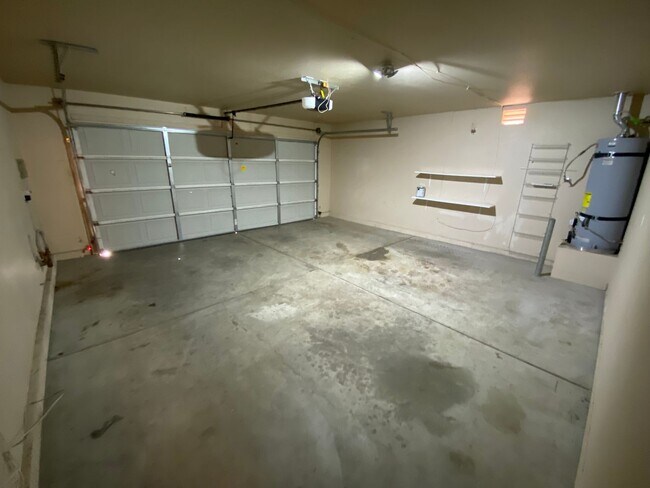 Building Photo - Great 3 bedroom/2 bathroom home in Henderson