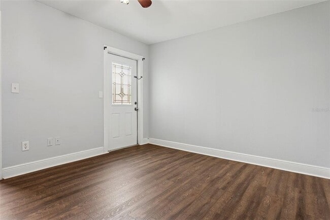 Building Photo - 3923 W Broad St