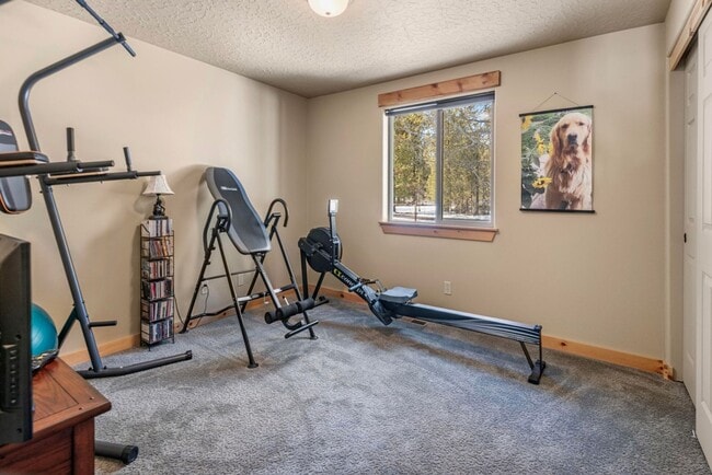 Building Photo - Available until April- Short Term Lease