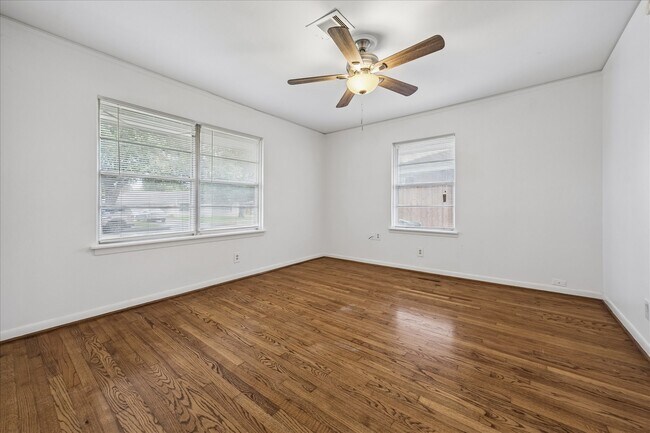 Building Photo - 4029 McDermed Dr