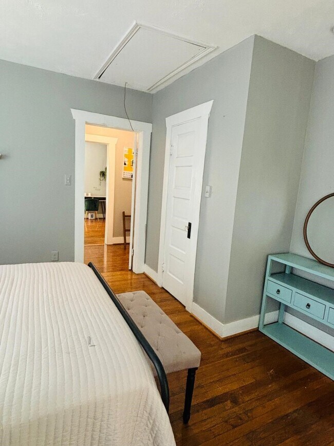 Building Photo - 3501 Maury St