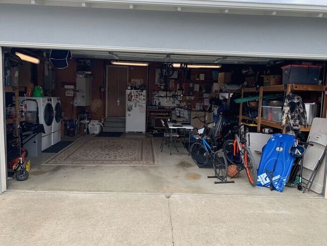 Building Photo - Charming 3-bedroom, 2-bathroom