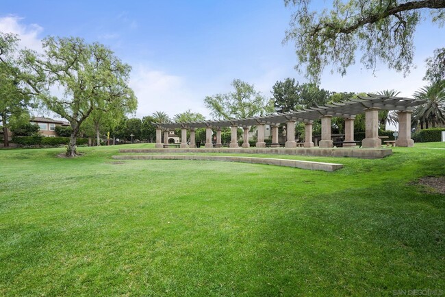 Building Photo - 43 Topanga