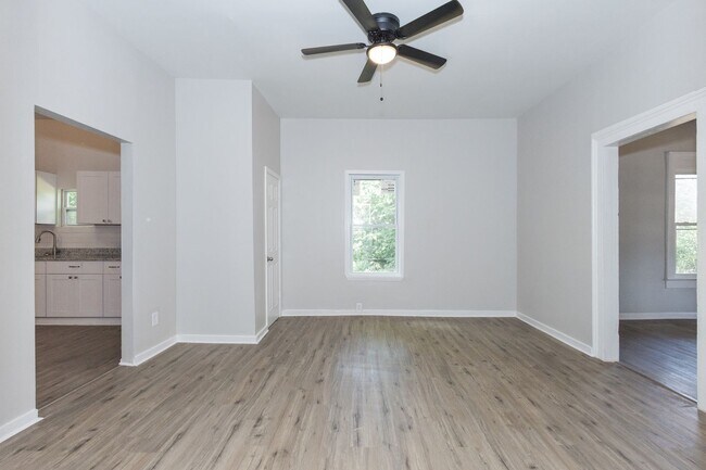 Building Photo - 218 E Tinsley St