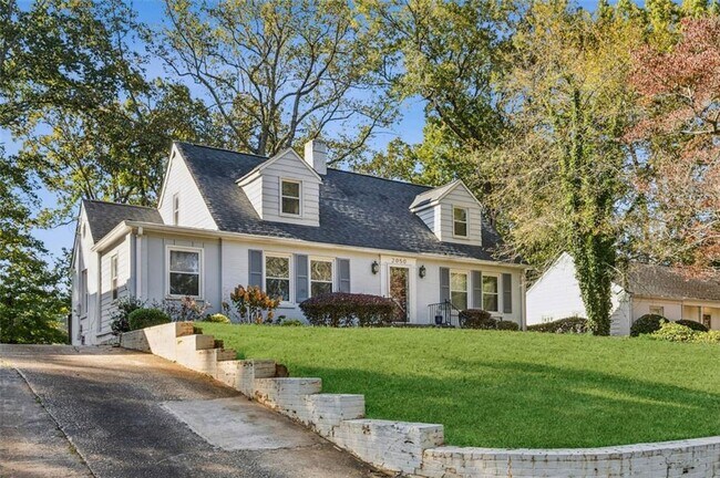 Building Photo - 2050 Mercer Ave