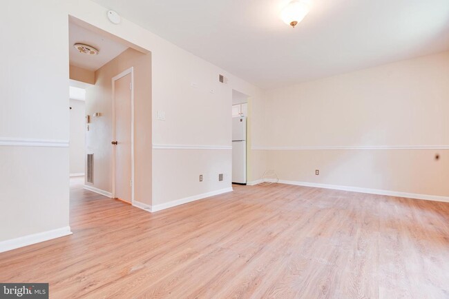 Building Photo - 9073 Lambskin Ln