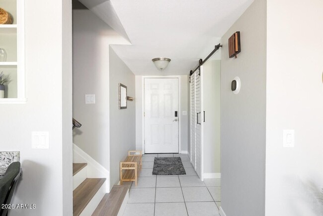 Building Photo - 3011 S Country Club Way