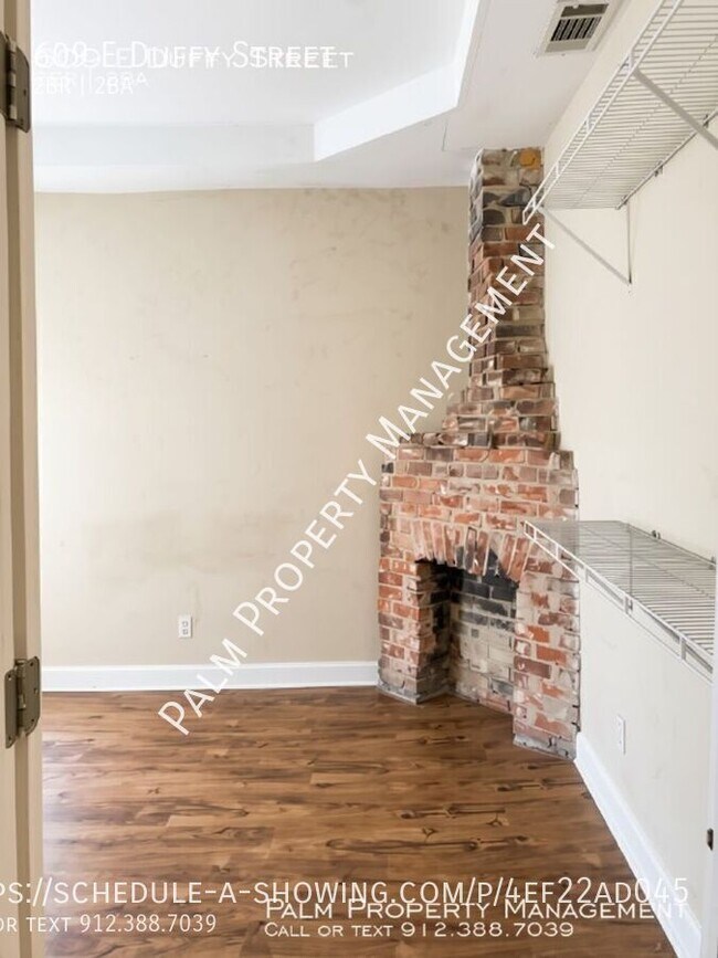 Building Photo - 609 E Duffy St