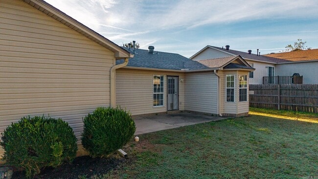 Building Photo - 10 Meadow Ridge Loop