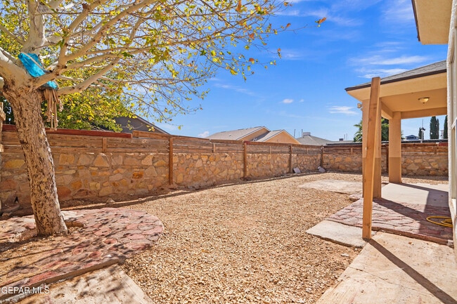 Building Photo - 14720 Sand Gate Dr