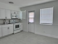 Building Photo - 630 Prosperity Farms Rd
