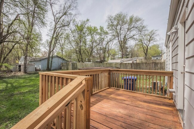 Building Photo - Adorable 2 bedroom 1 bath home