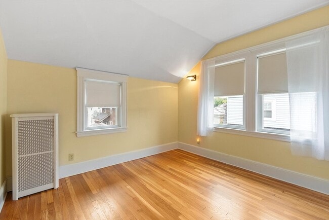 Building Photo - 76 Lynde Ave