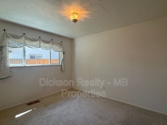 Building Photo - 2845 Glenwood Ct