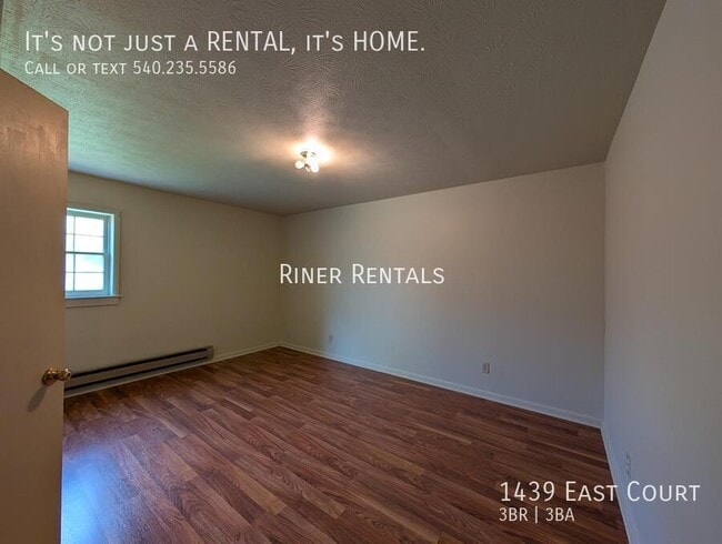 Building Photo - 1439 East Ct