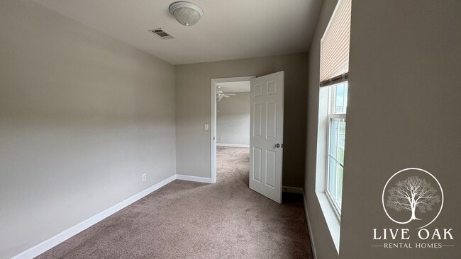 Building Photo - SUMMER MOVE-IN SPECIAL: $500 OFF 1st MONTH...