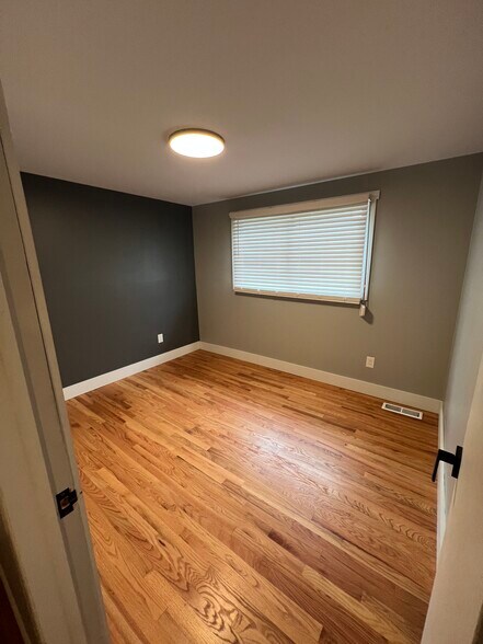 Building Photo - 27021 Nantucket Ct