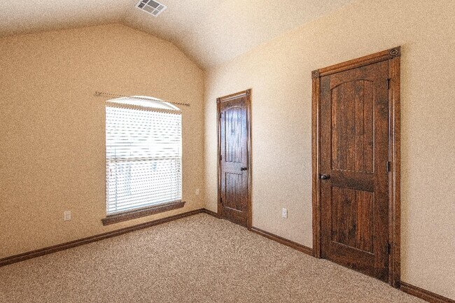 Building Photo - 12108 Chesterfield Ln