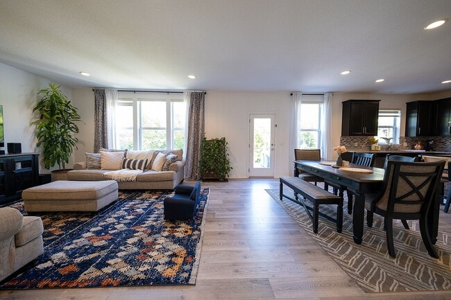Building Photo - 5004 Trillium Cove NE
