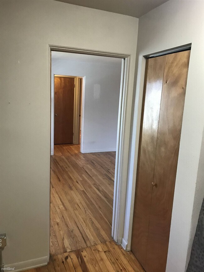 Building Photo - 1 br, 1 bath Townhome - 2805 Xavier Street