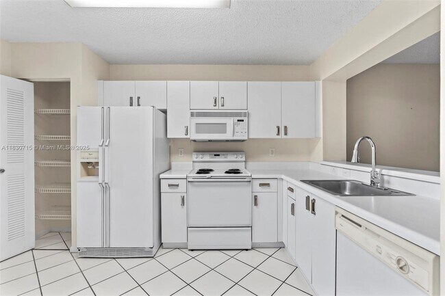 Building Photo - 9511 Weldon Cir