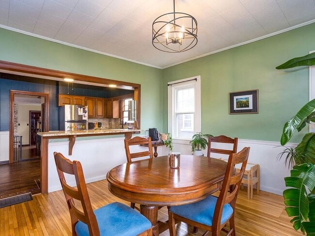 Building Photo - 2935 Merrill Ave