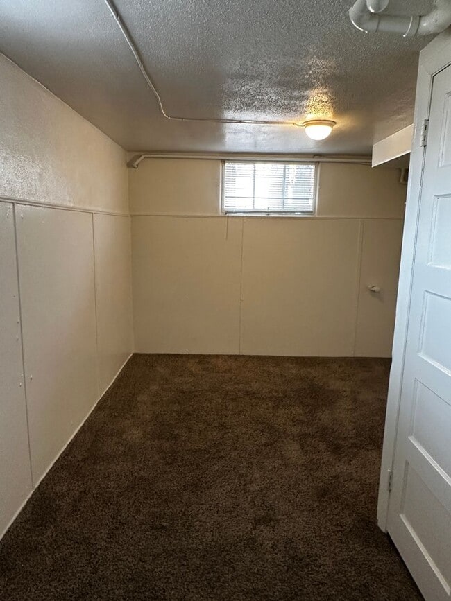 Building Photo - 1809 10th Ave