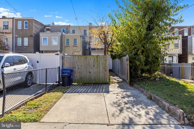 Building Photo - 314 E 22nd St