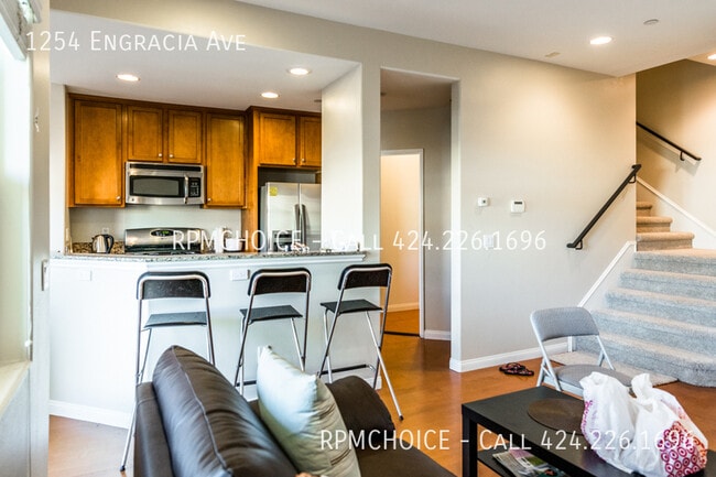 Building Photo - 1254 Engracia Ave