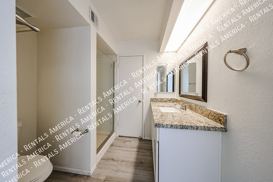 Building Photo - 6480 N 82nd St