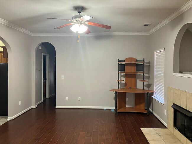 Building Photo - 261 Oxmoor Pl