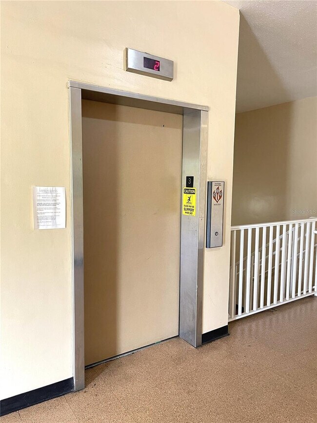 Building Photo - 2383 Netherlands Dr