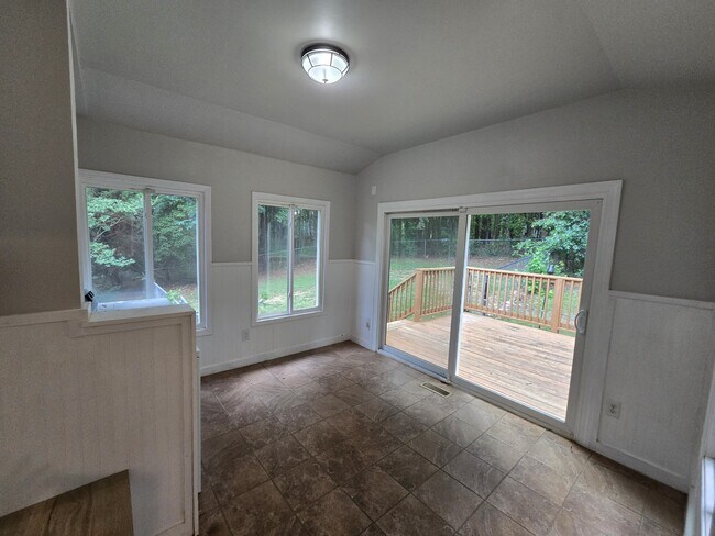 Building Photo - 2808 Livery Way