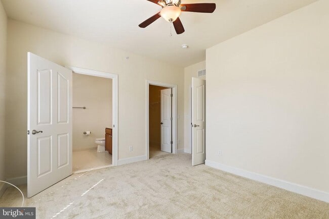 Building Photo - 562 Marina Landing Ln