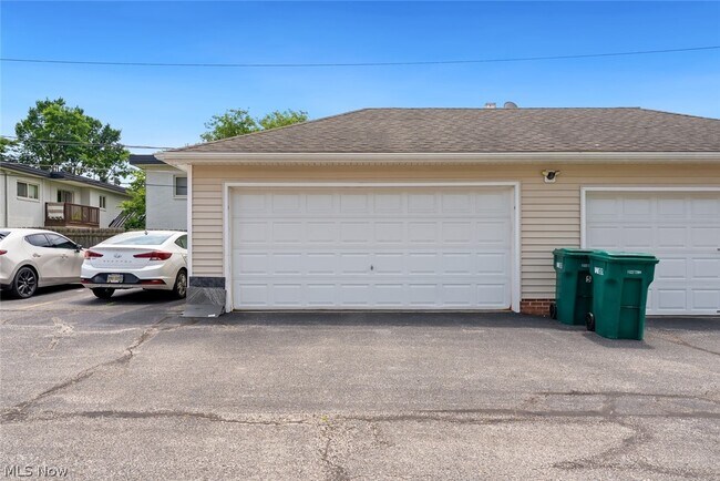Building Photo - 11531 Riverview Ct