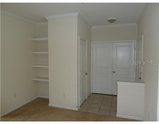 Building Photo - 9401 Crescent Loop Cir