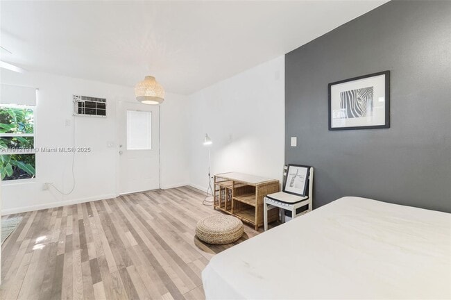 Building Photo - 9324 Byron Ave