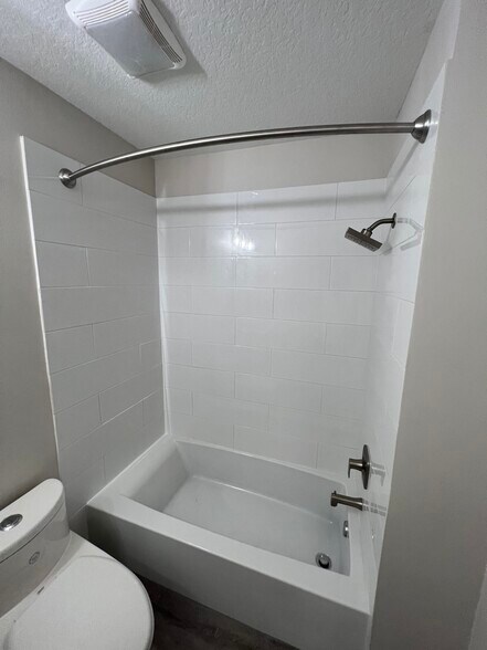 Building Photo - 1342 Crossbill Court